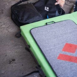 Black Diamond Sitstarter Boulder Accessory Mat -Rock Climbing Series Store 1 876eb8af 65be 42ef ac50 13ab2393f050