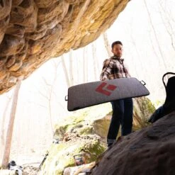 Black Diamond Sitstarter Boulder Accessory Mat -Rock Climbing Series Store 2 a68f0925 86d2 44ac a729 85a3cc801964