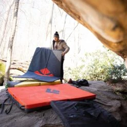 Black Diamond Gapstopper Boulder Accessory Mat -Rock Climbing Series Store 3 798bcfc4 a0ee 4e39 a590 00b434f90452