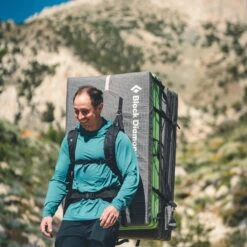 Black Diamond Erratic Crash Pad -Rock Climbing Series Store 6 3d58389e 3e12 49bd 971e bf3979284b52