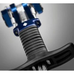 Black Diamond Camalot Z4 20 Black Diamond Camalot Z4 -Rock Climbing Series Store Black Diamond Z4 Cam Close up